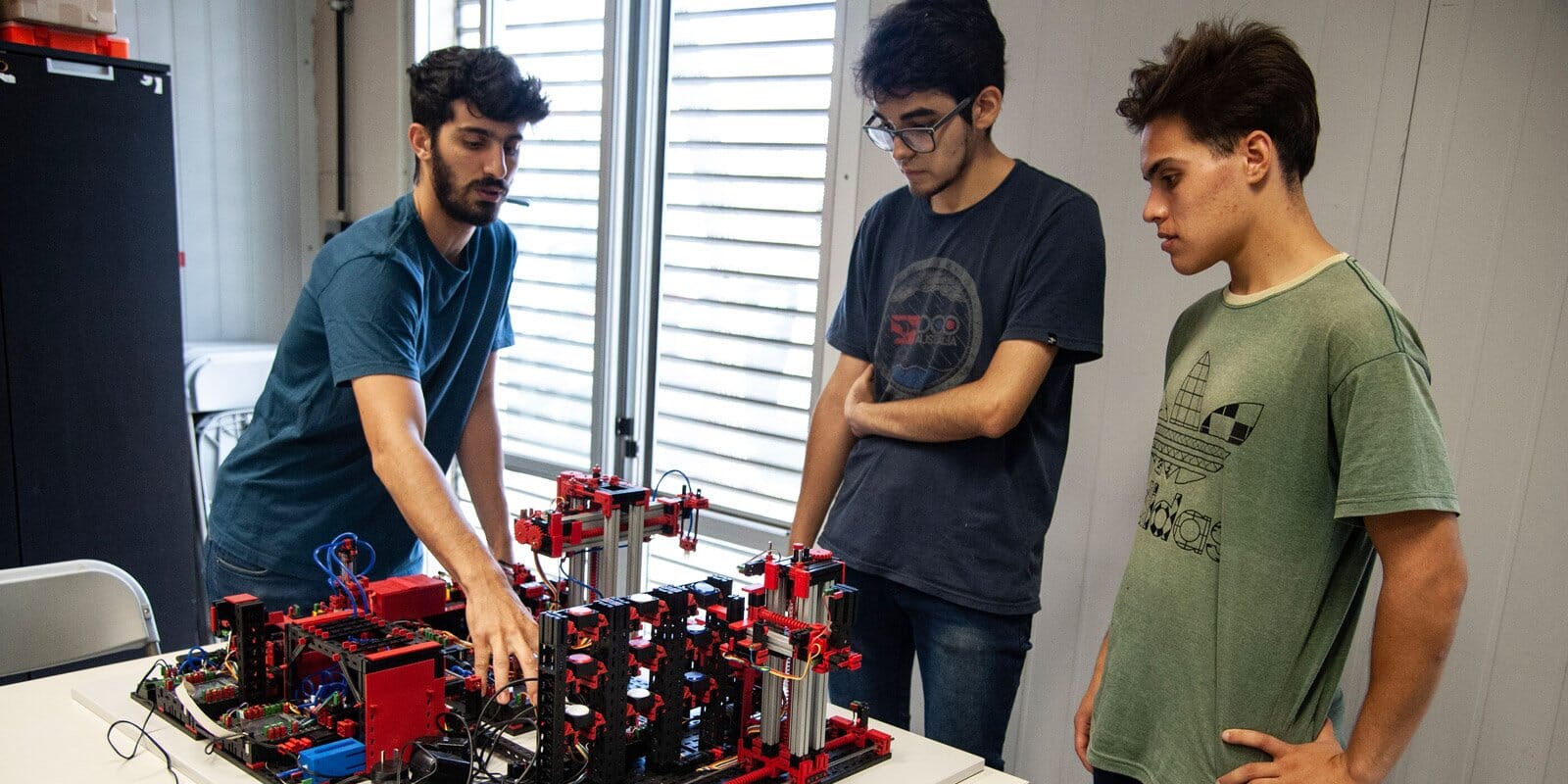 Becas para carreras tecnológicas