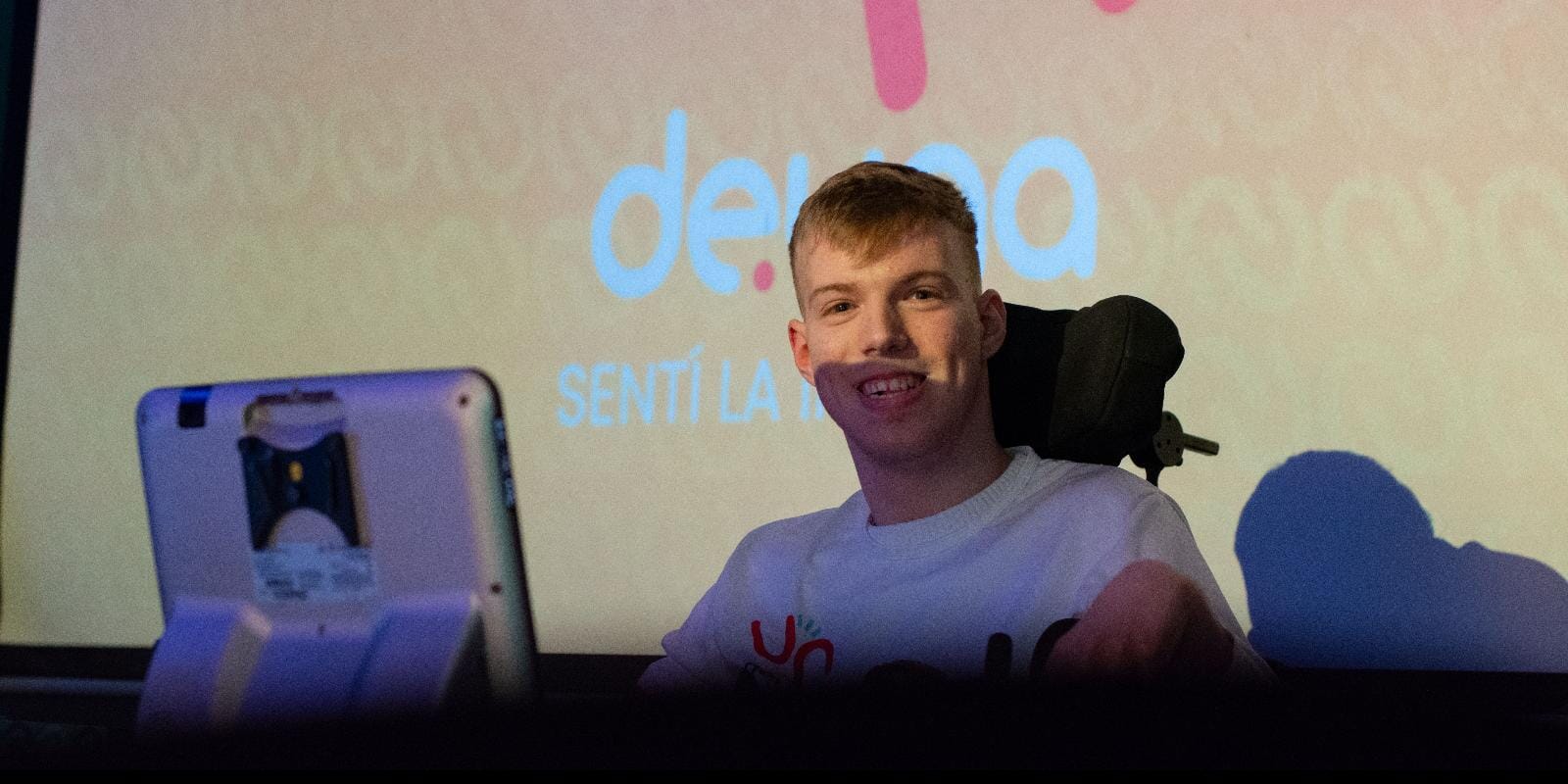 Egresado lidera una agencia que revoluciona la inclusión